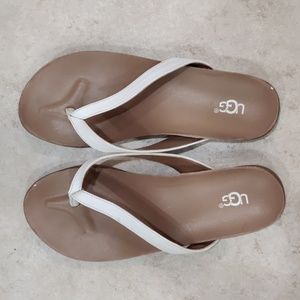 Ugg flip flops